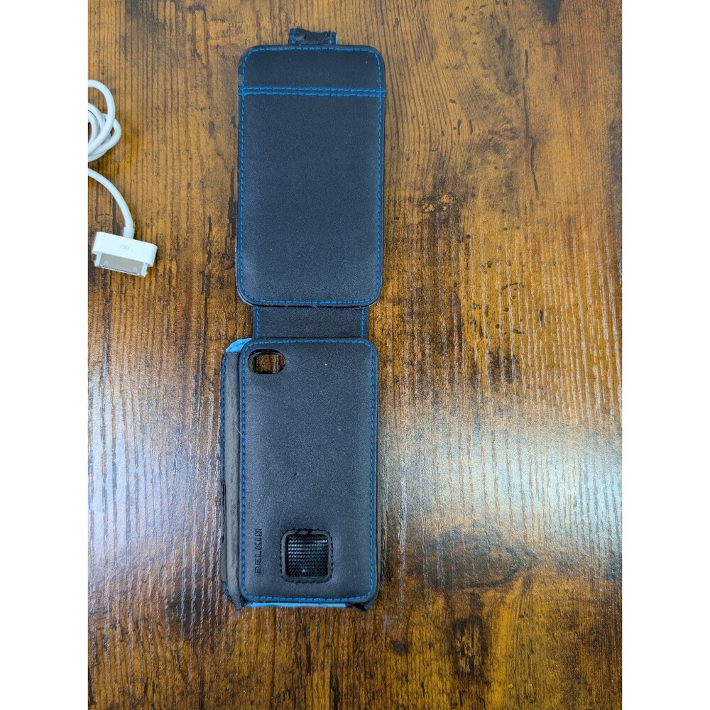 Apple iPod Touch 4th Gen A1367, Black 32gb - Picture 3 of 8